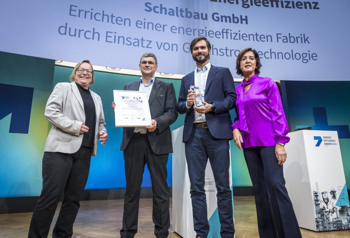 “DC factory” picks up Energy Efficiency Award from German Energy Agency