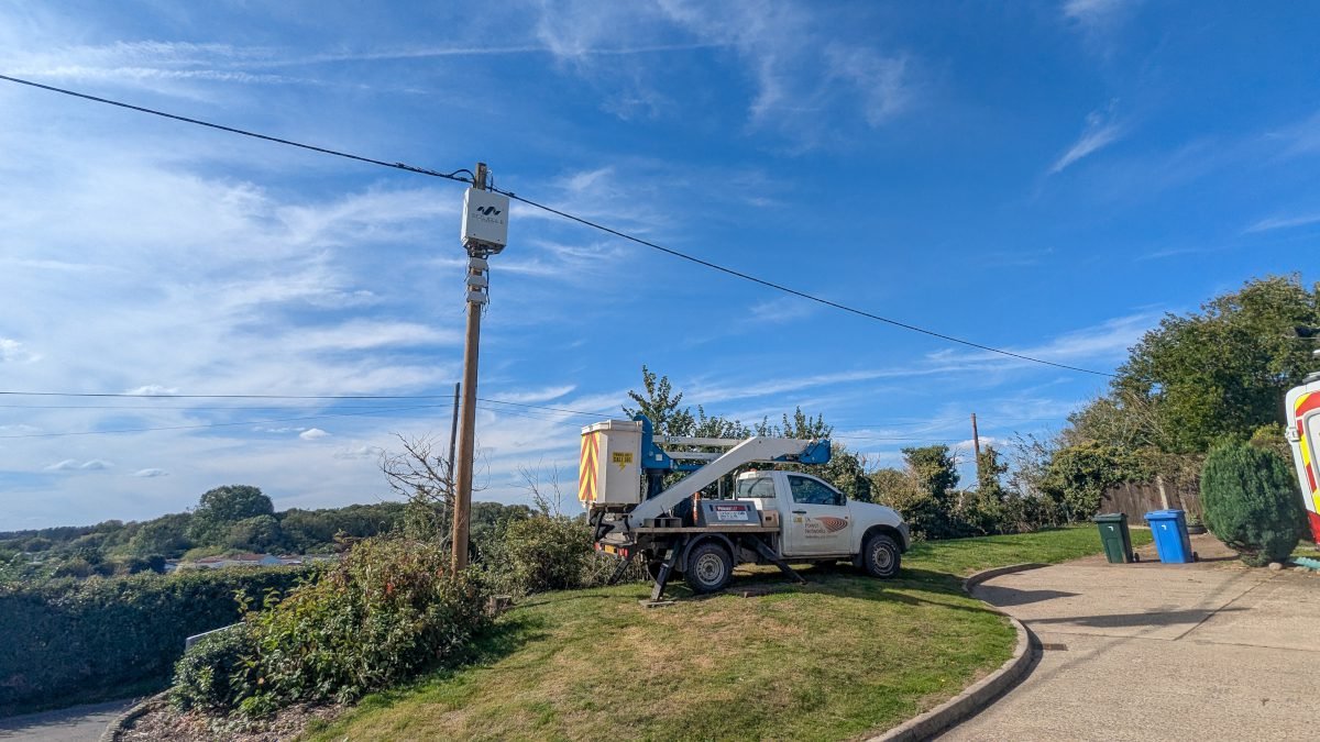 UK DNO deploys pole-mounted technology to help balance the network